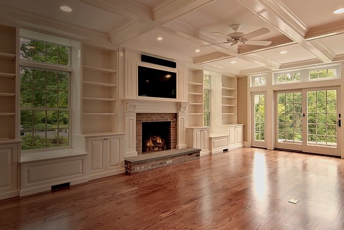 Enclosed - Traditional Family Room